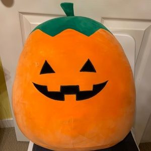 Paige the pumpkin squishmallow